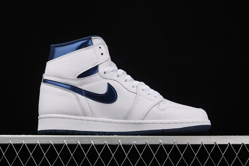 All categories Air Jordan Jordan series basketball shoes Air Jordan 1 High Air Jordan 1 Retro Metallic Navy AJ1 Joe 1 Navy Blue 555088-106
